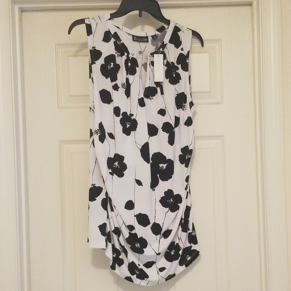 NWT NY&C Black/white flowered sleeveless top